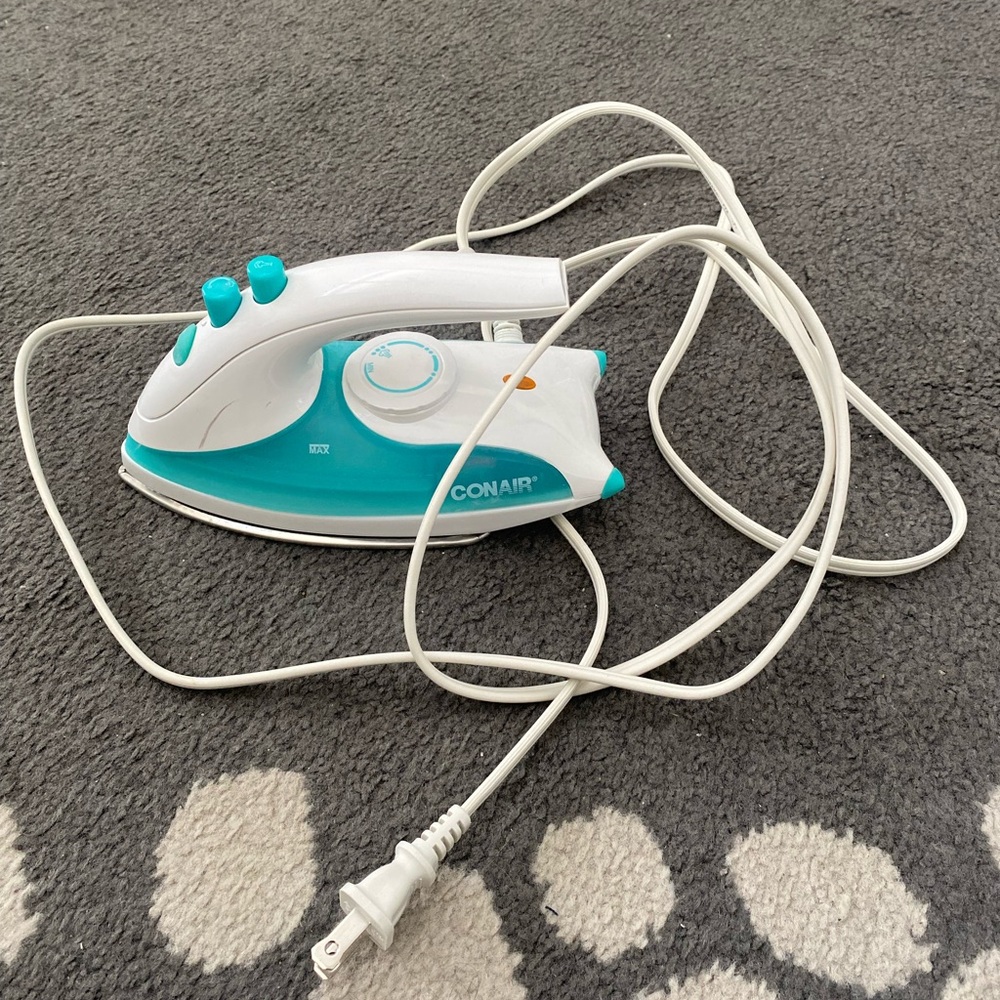 Conair Teal and White Steam Iron